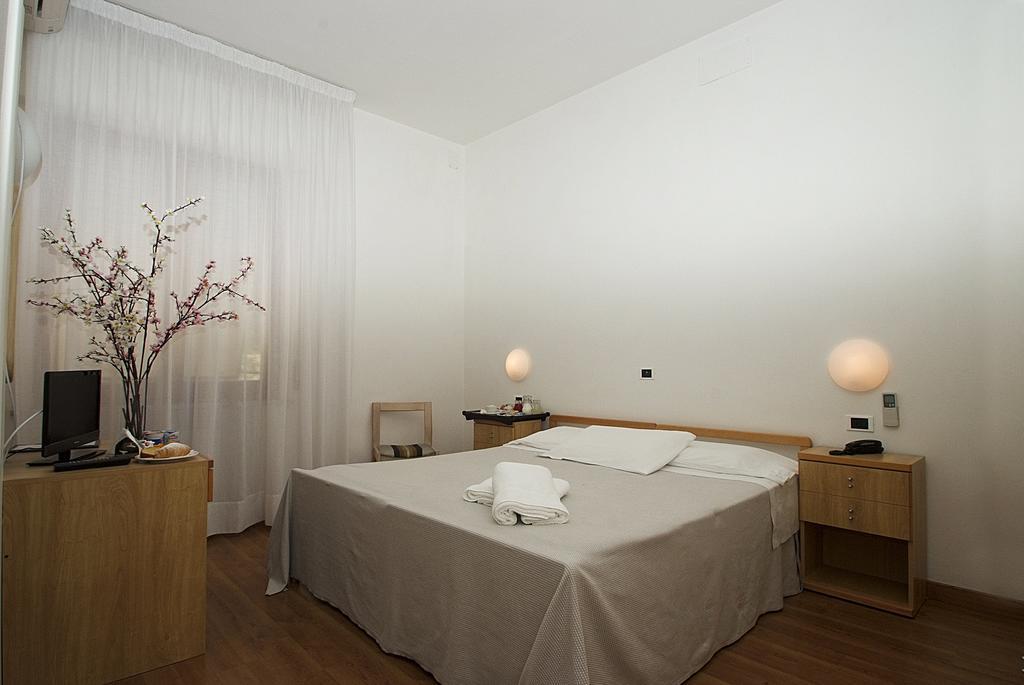 Hotel Mediterraneo Chianciano Terme Pokój zdjęcie